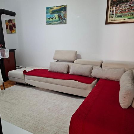 Apartment Xheison Берат Екстер'єр фото