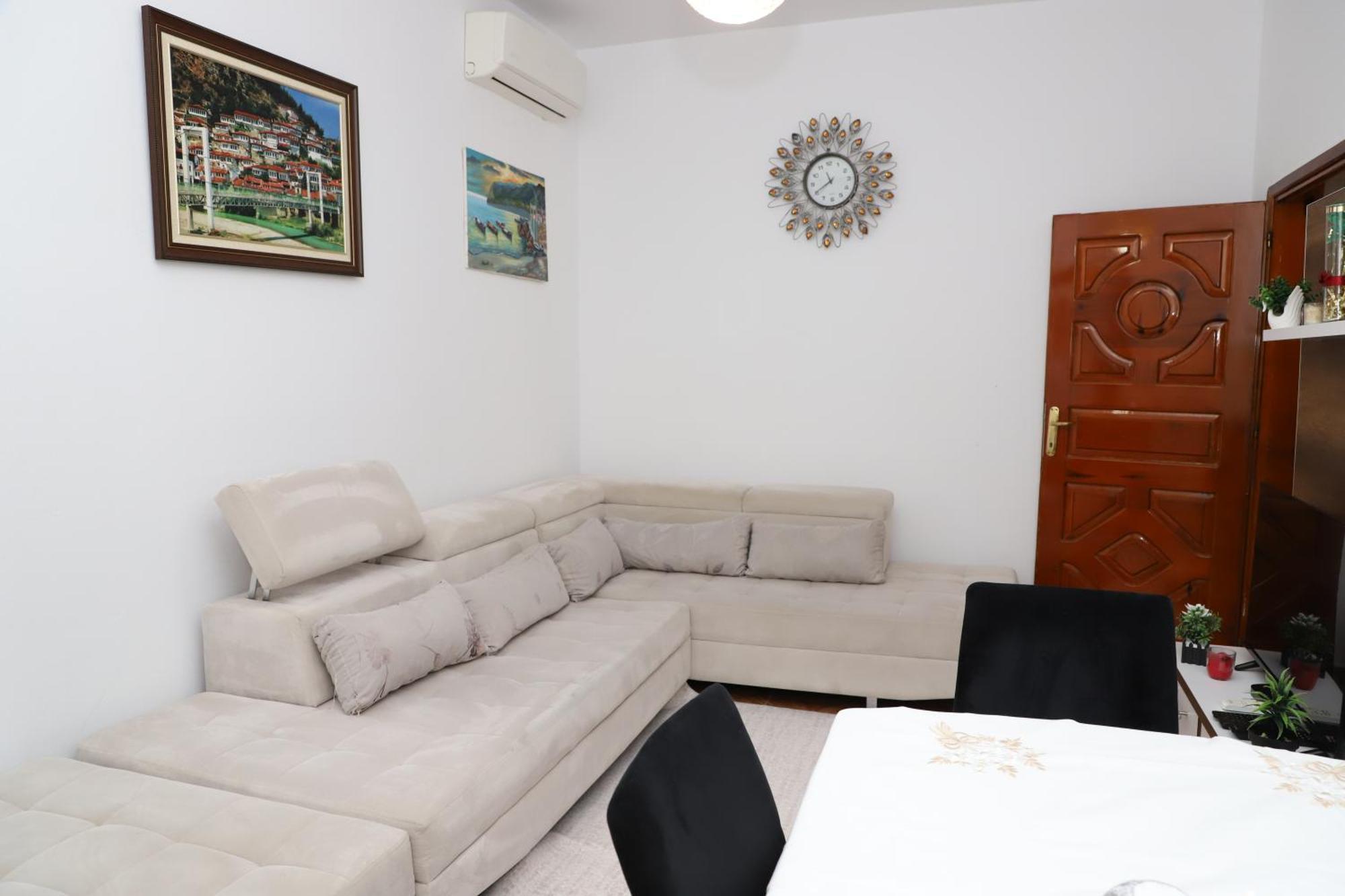 Apartment Xheison Берат Екстер'єр фото