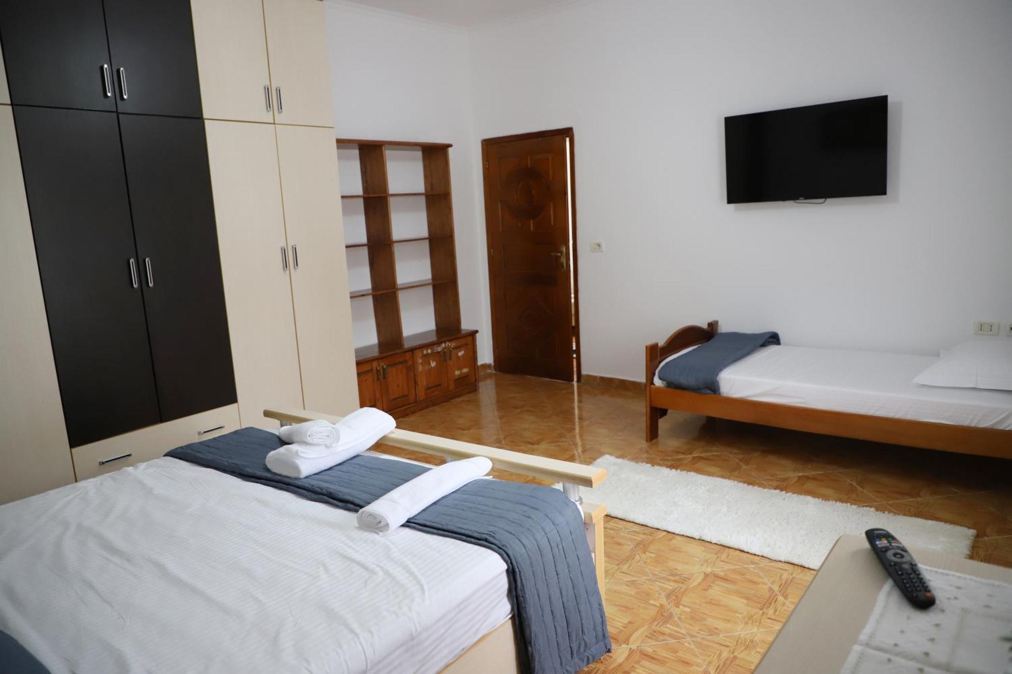 Apartment Xheison Берат Екстер'єр фото