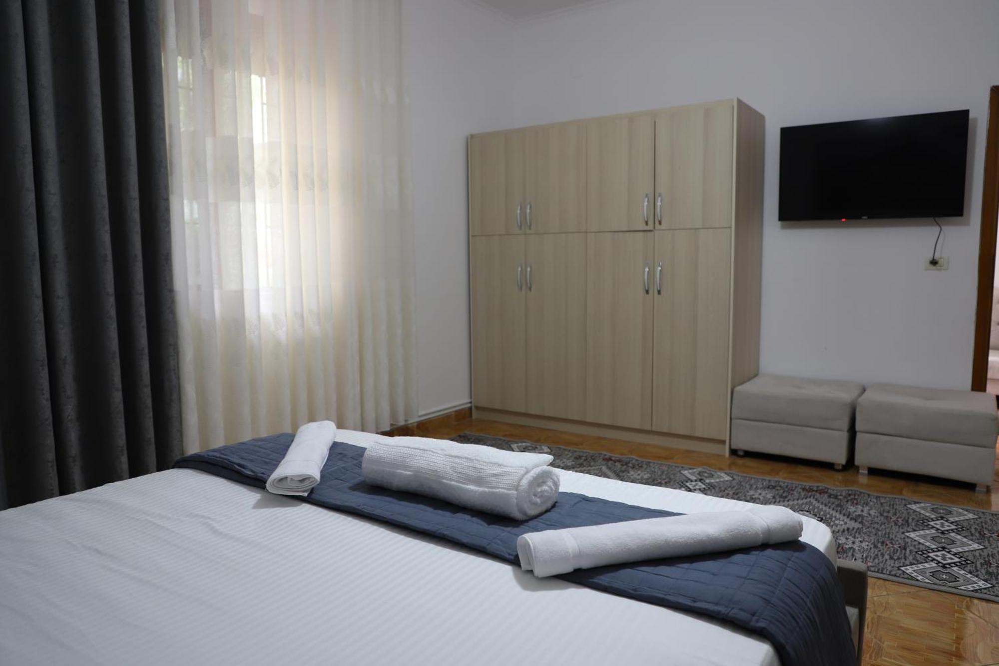 Apartment Xheison Берат Екстер'єр фото
