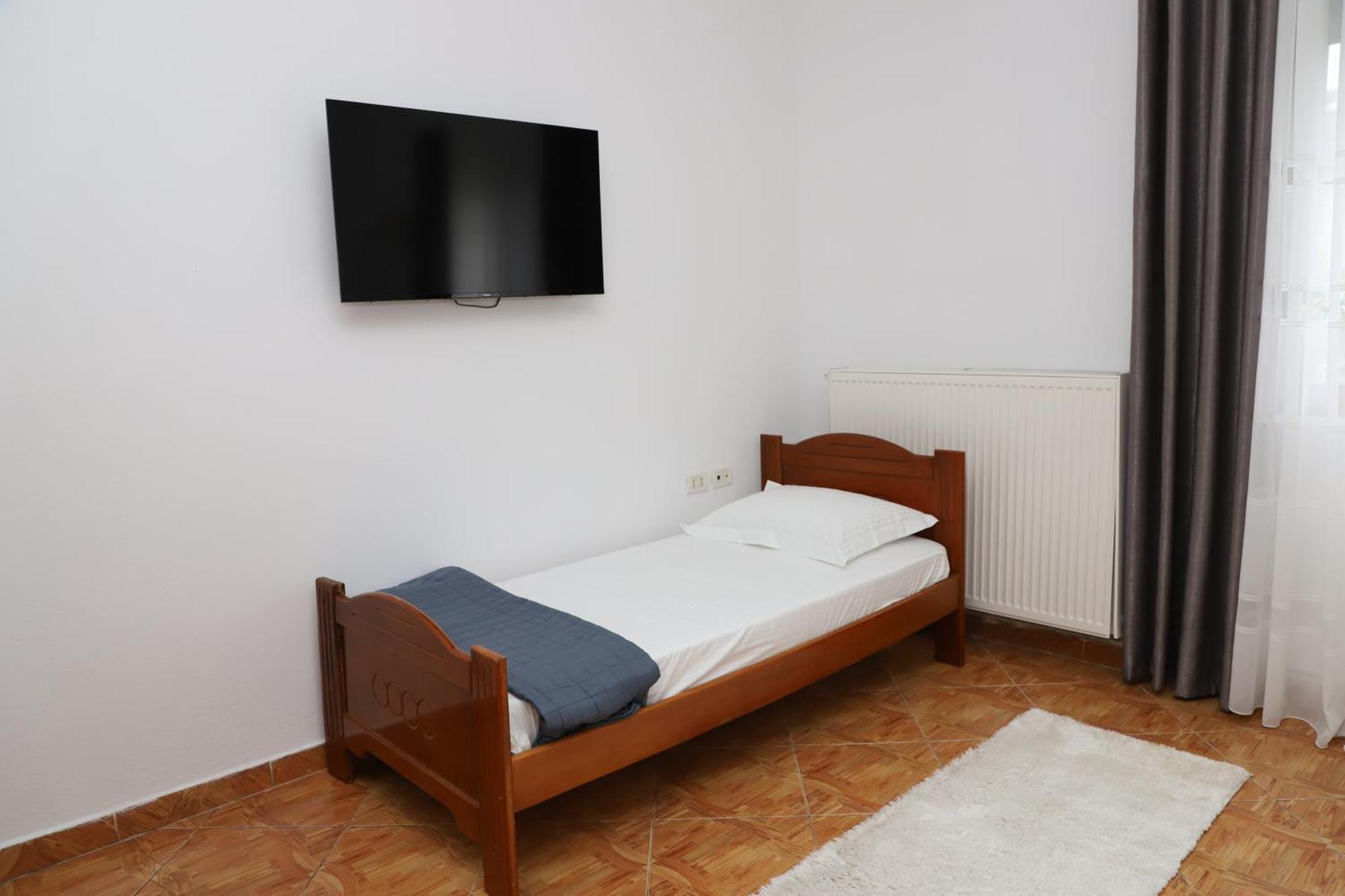 Apartment Xheison Берат Екстер'єр фото