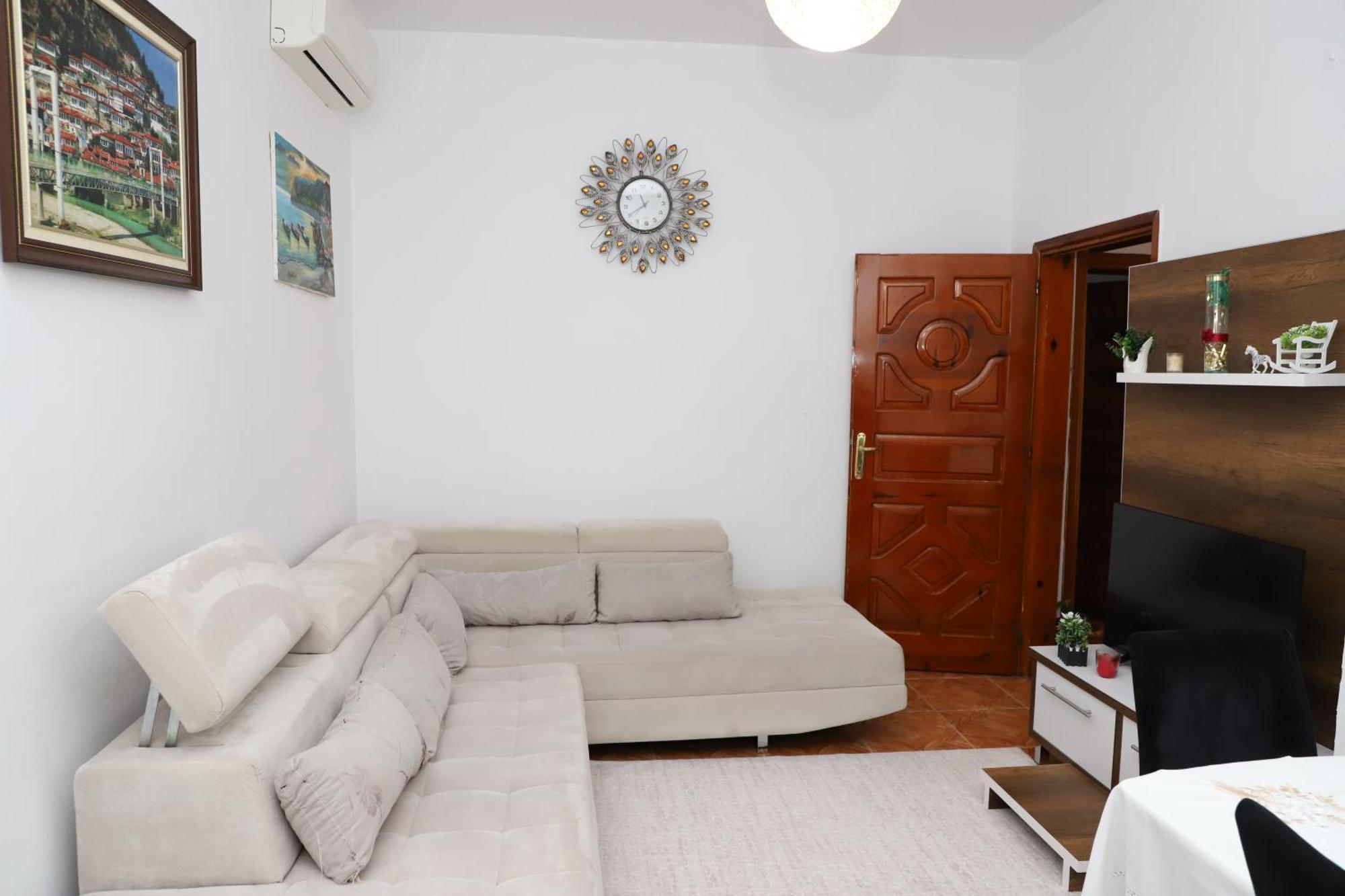 Apartment Xheison Берат Екстер'єр фото