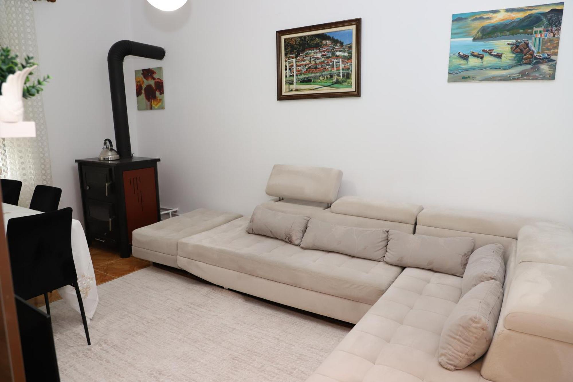 Apartment Xheison Берат Екстер'єр фото