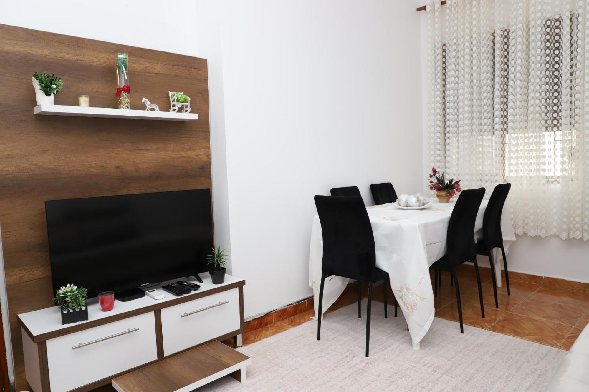 Apartment Xheison Берат Екстер'єр фото