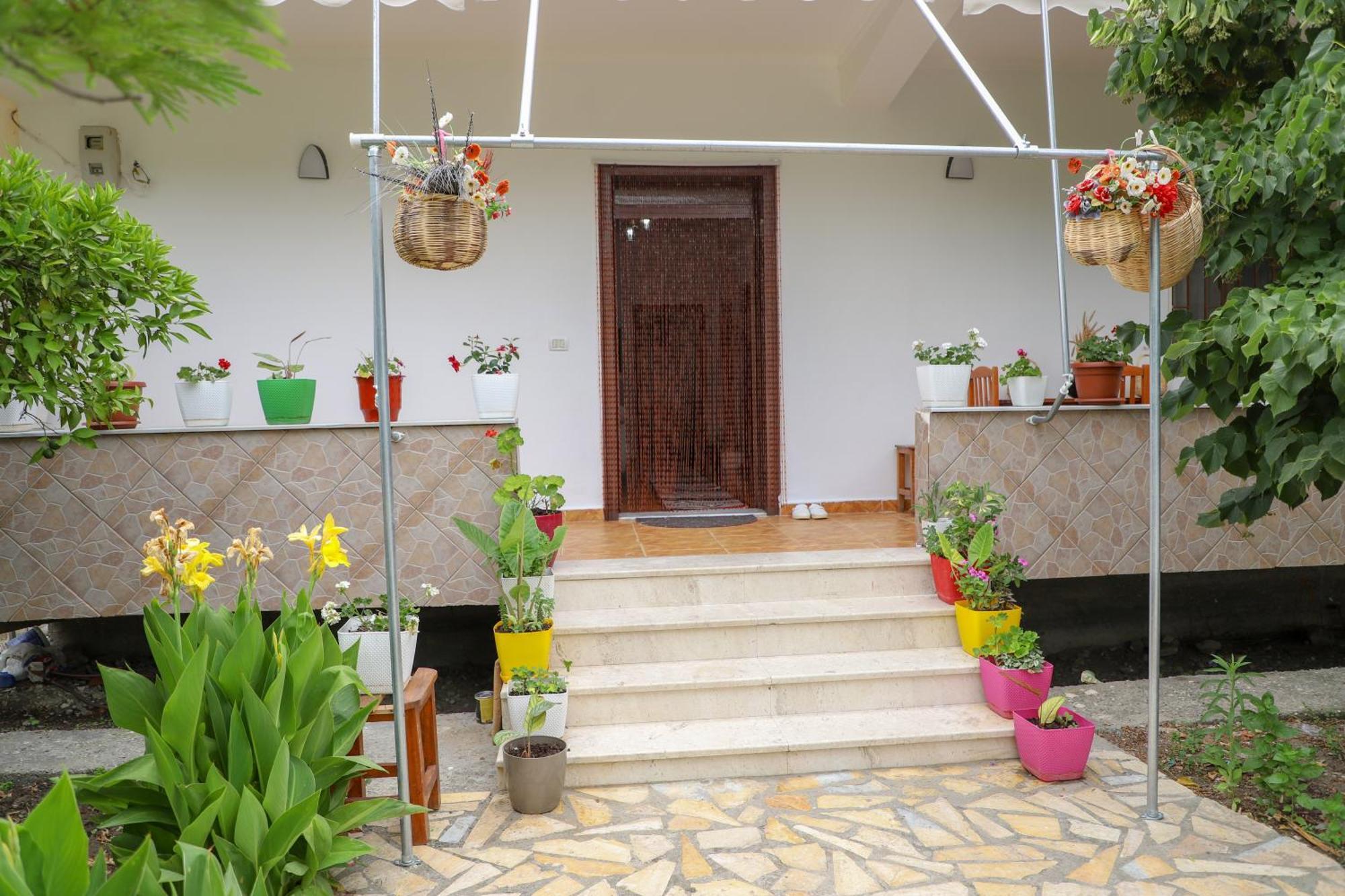 Apartment Xheison Берат Екстер'єр фото
